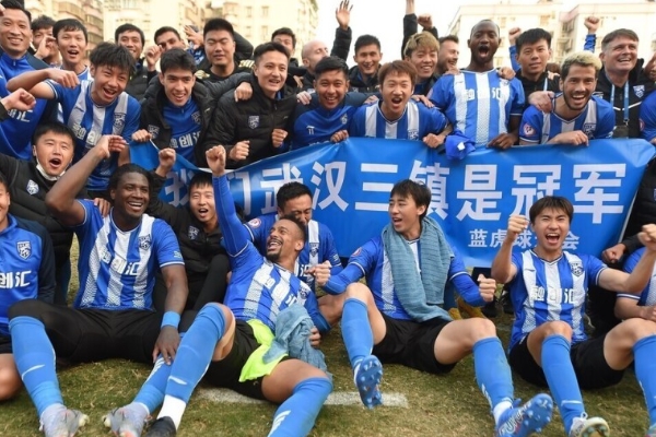 武汉三镇足球俱乐部解散了吗？
